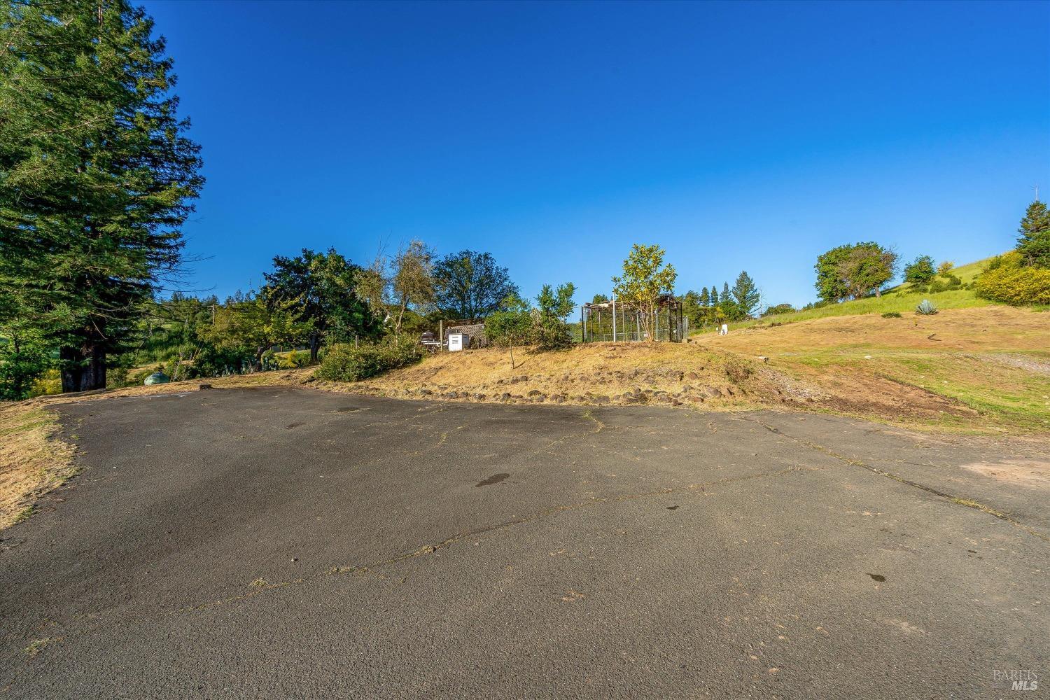 3453 Hidden Hills Dr