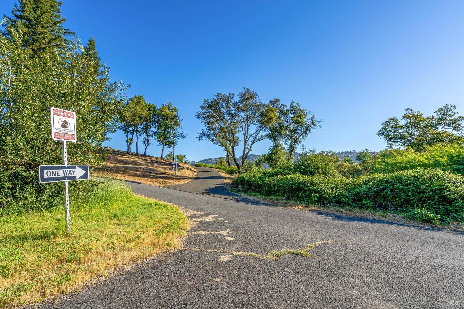 3453 Hidden Hills Dr