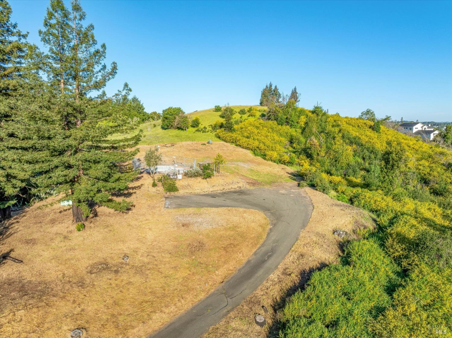 3453 Hidden Hills Dr