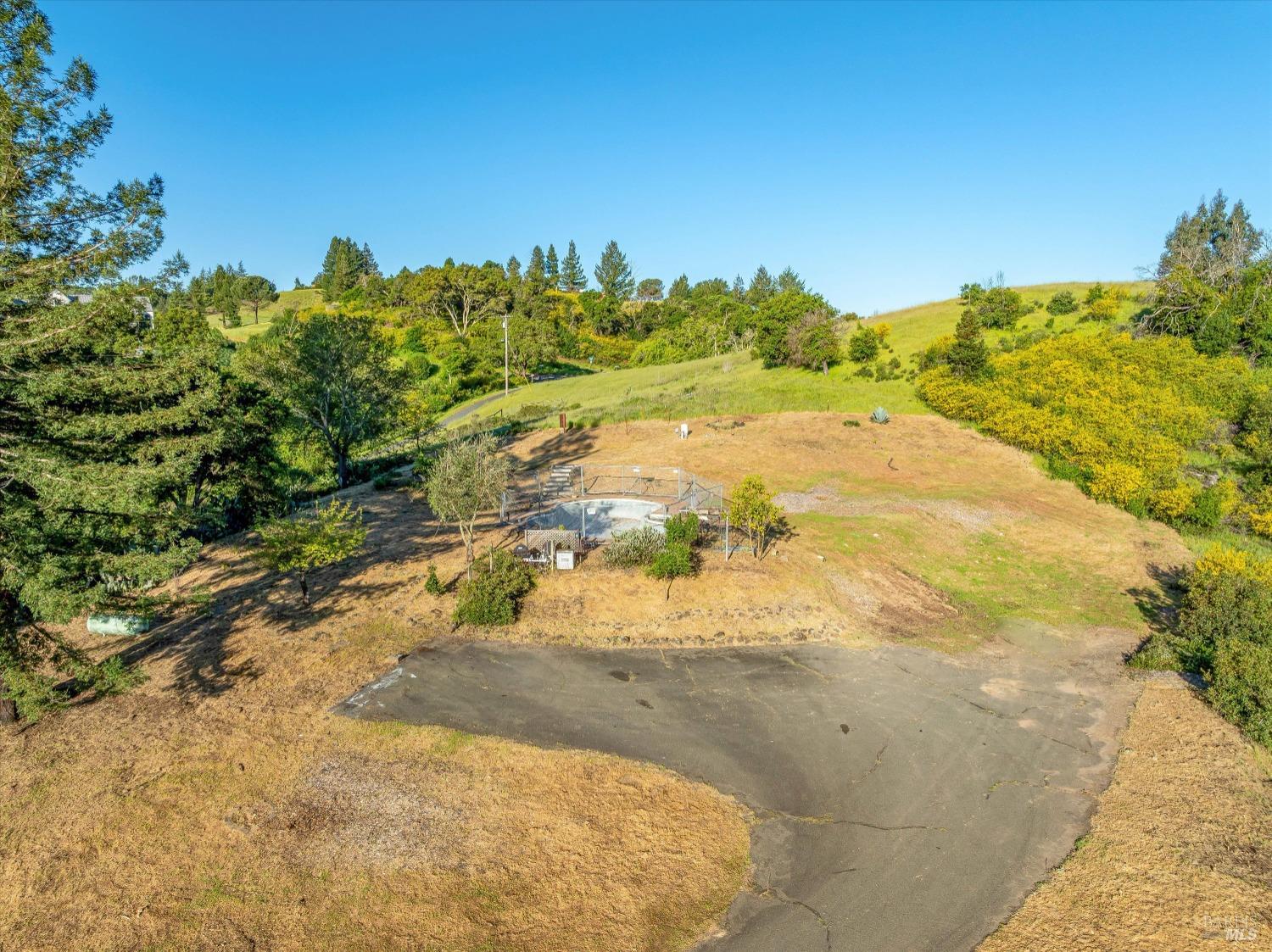 3453 Hidden Hills Dr