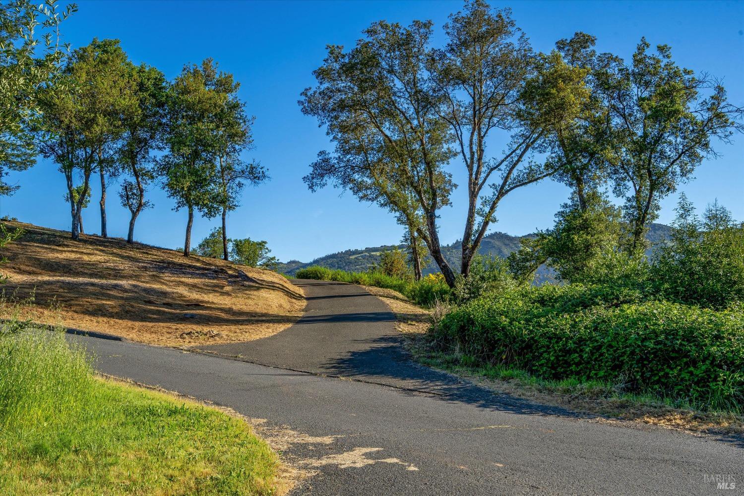 3453 Hidden Hills Dr