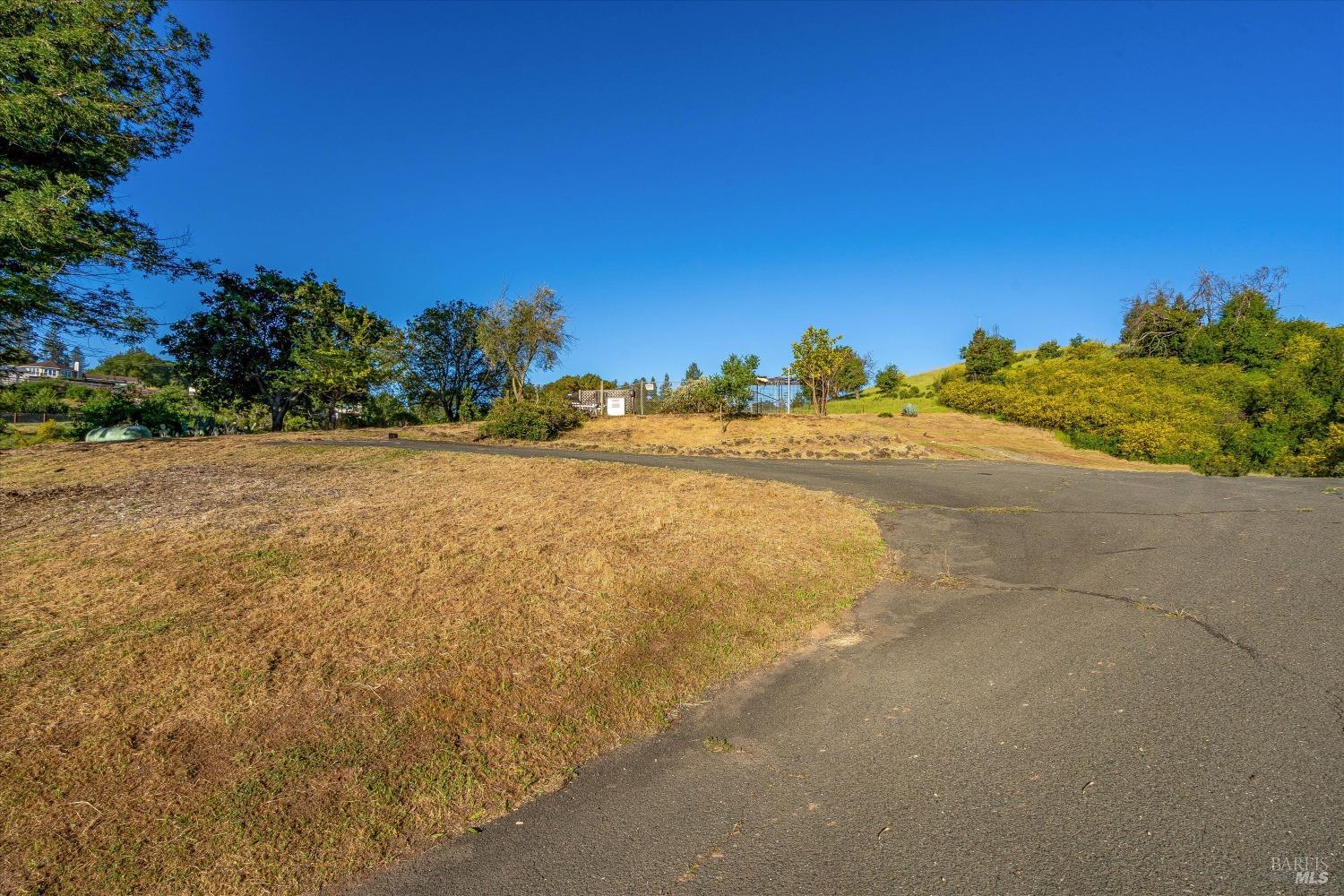 3453 Hidden Hills Dr