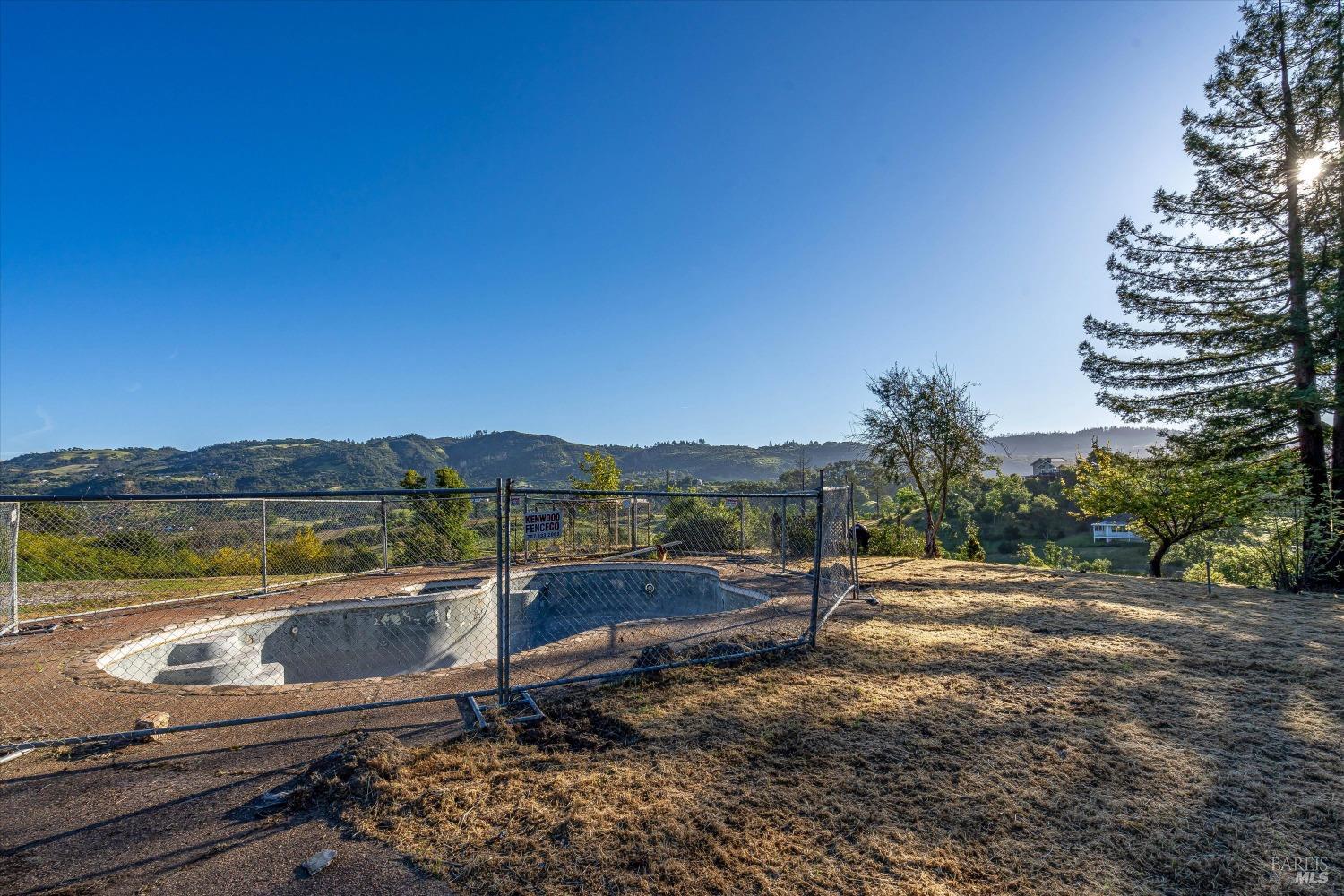 3453 Hidden Hills Dr