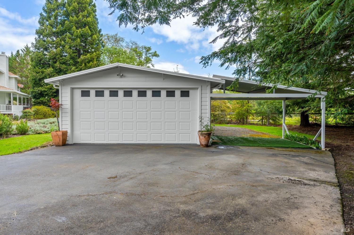 9724 Green Valley Rd