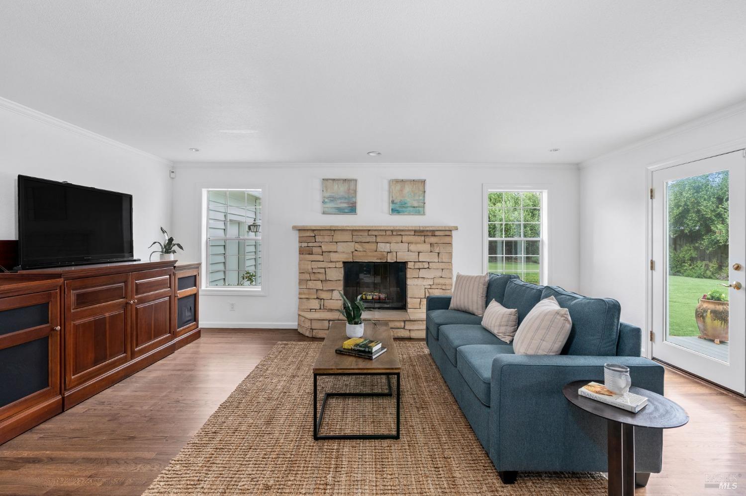 9724 Green Valley Rd