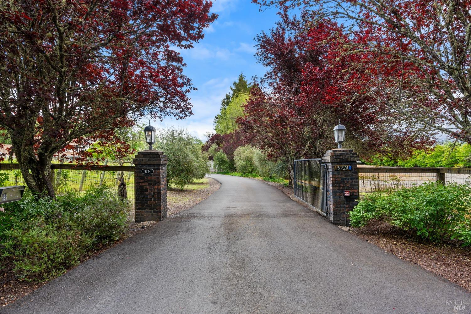 9724 Green Valley Rd