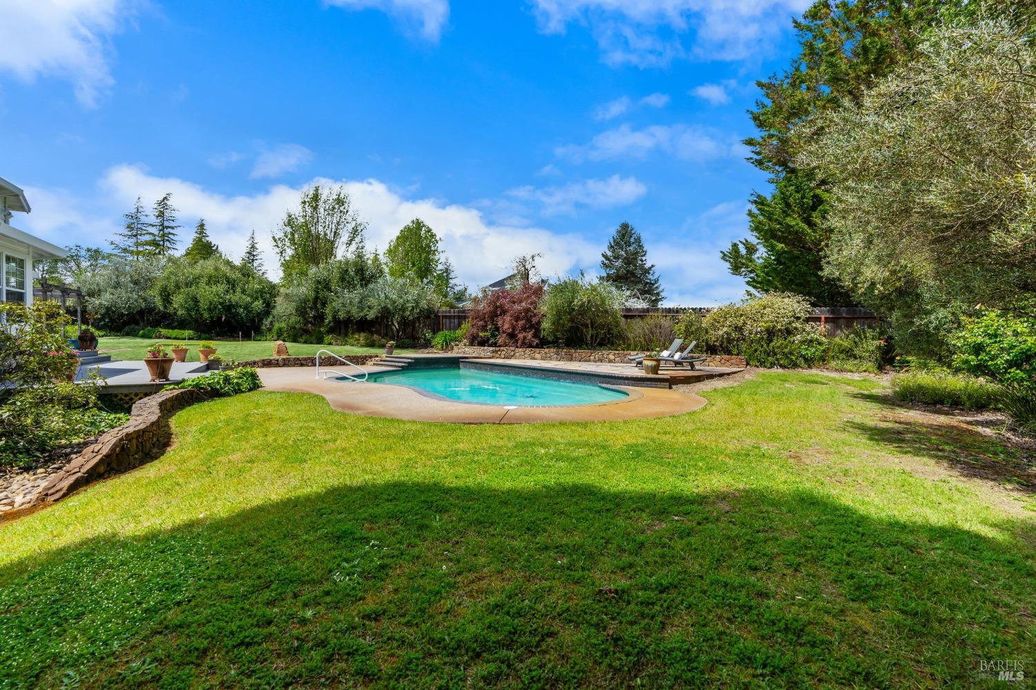 9724 Green Valley Rd