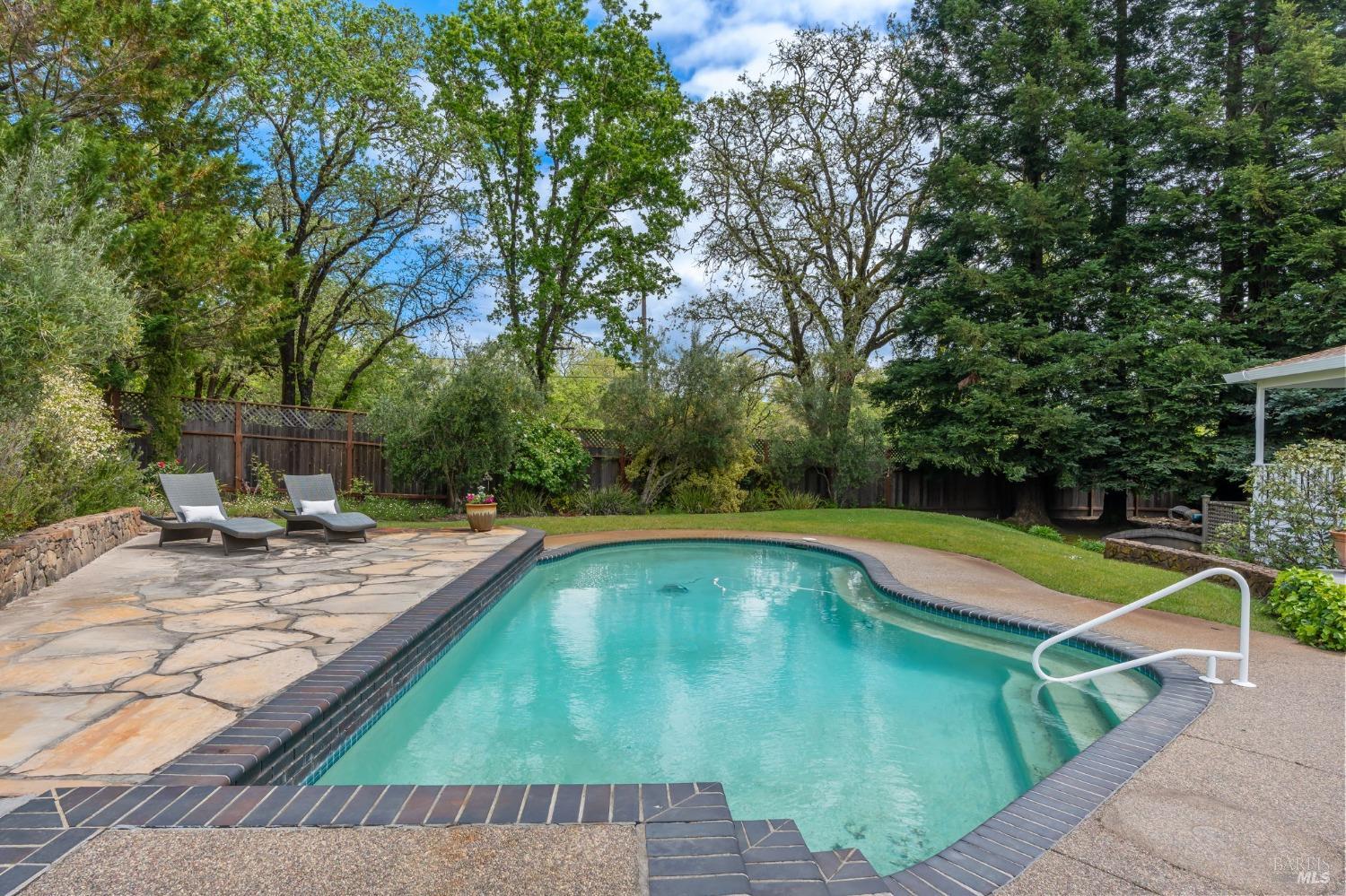 9724 Green Valley Rd