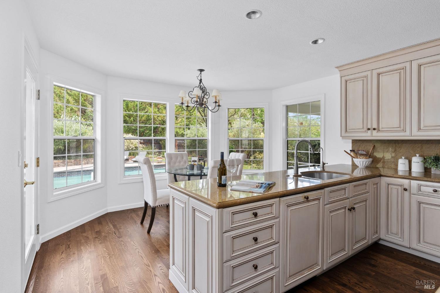 9724 Green Valley Rd