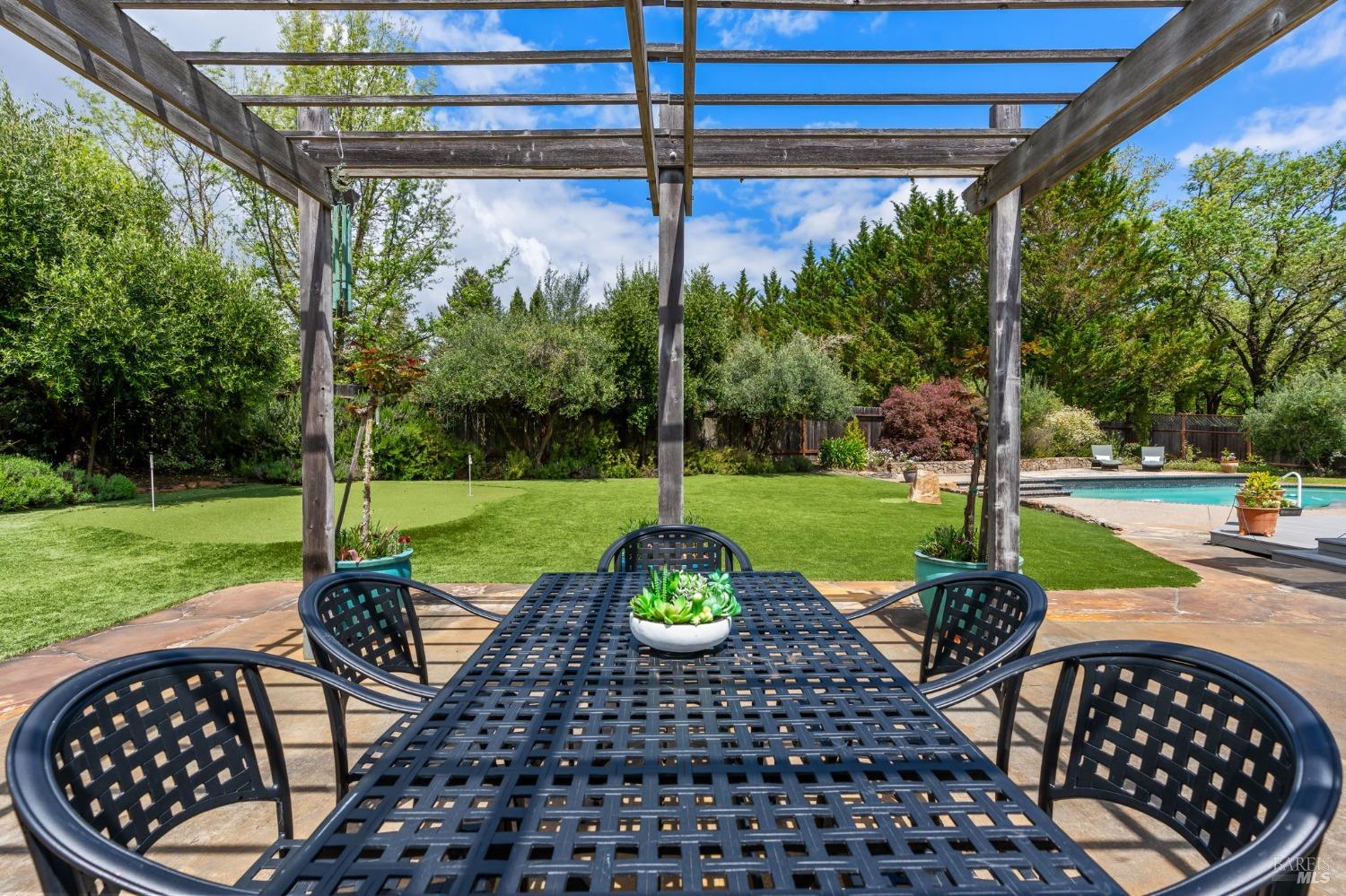 9724 Green Valley Rd