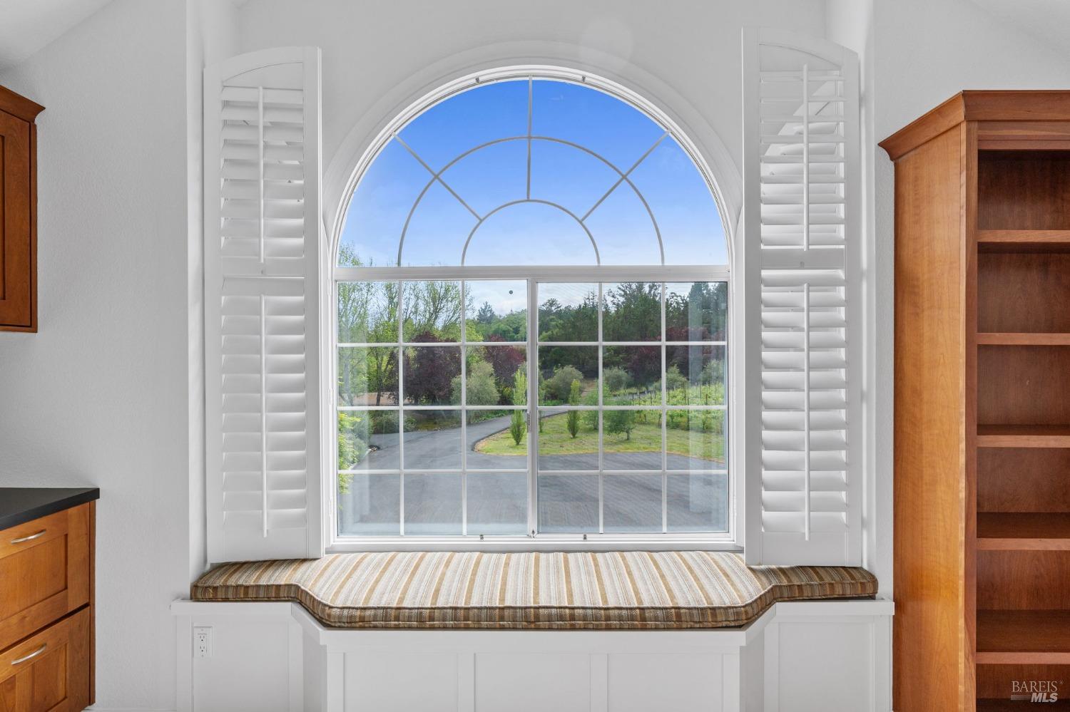 9724 Green Valley Rd