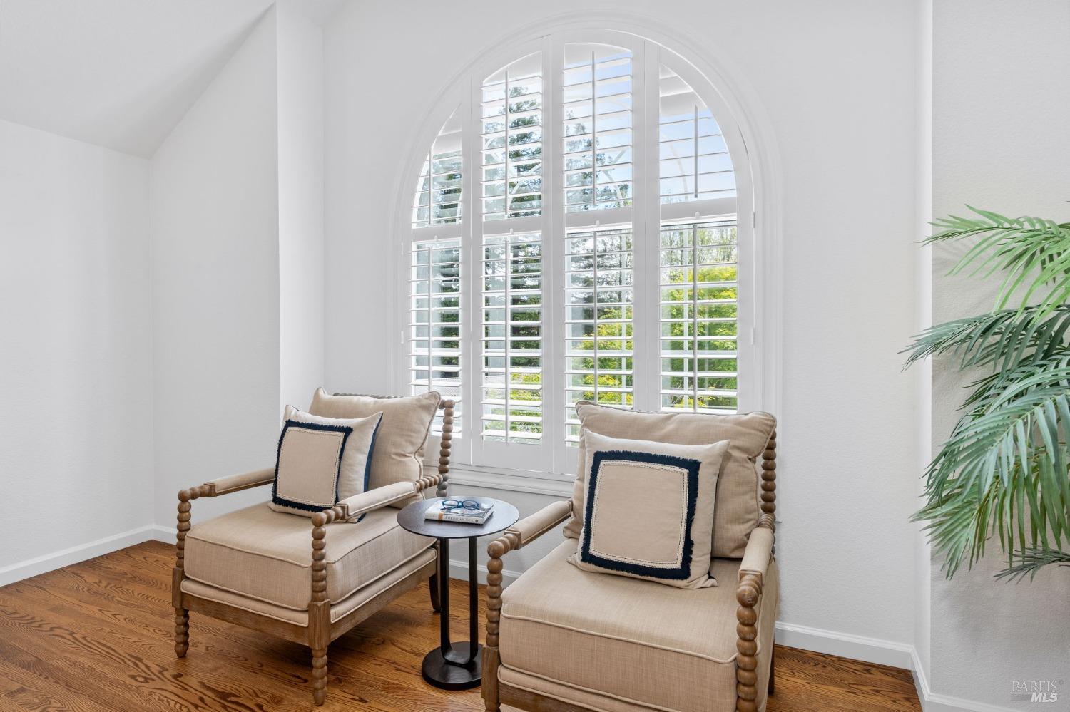 9724 Green Valley Rd