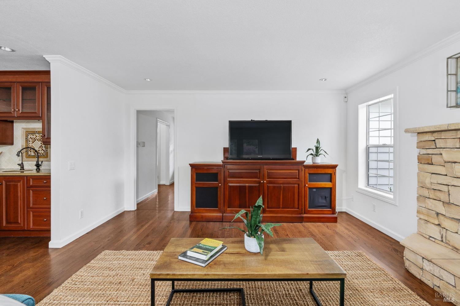 9724 Green Valley Rd