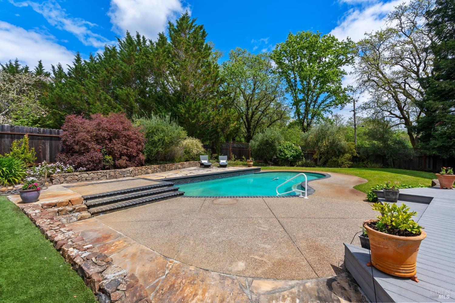 9724 Green Valley Rd