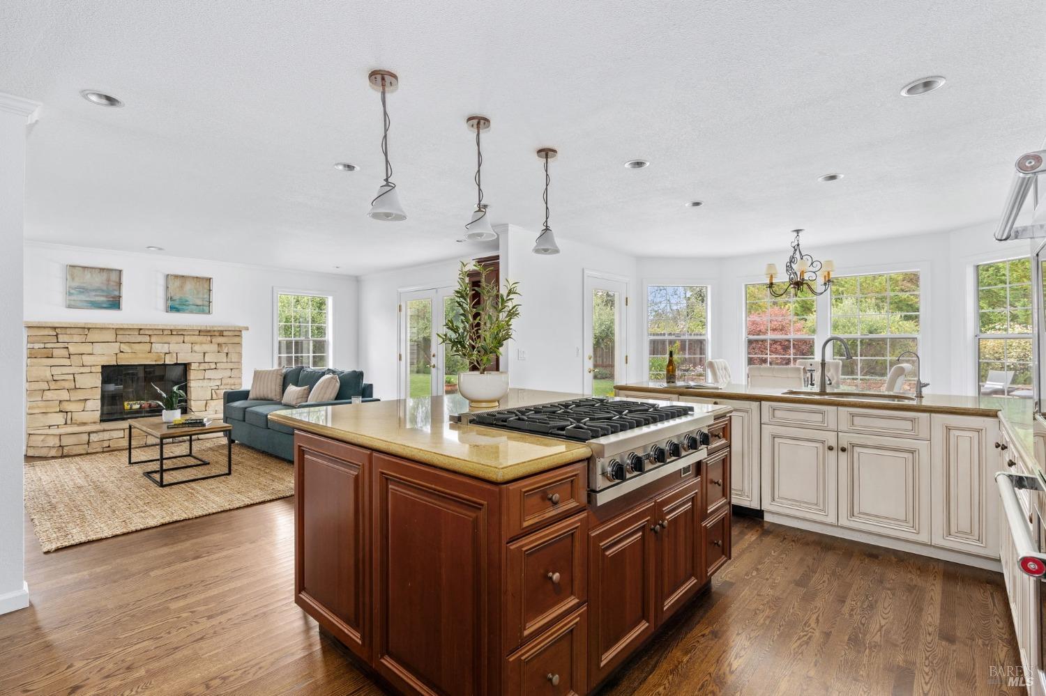 9724 Green Valley Rd