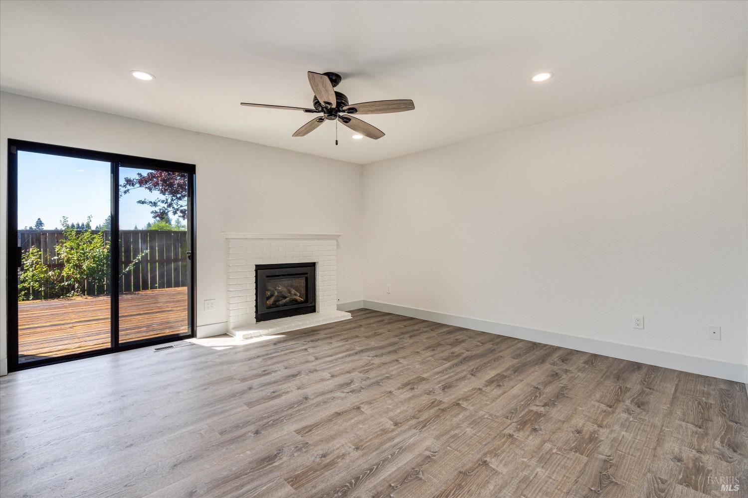 2418 Quail Hollow Dr