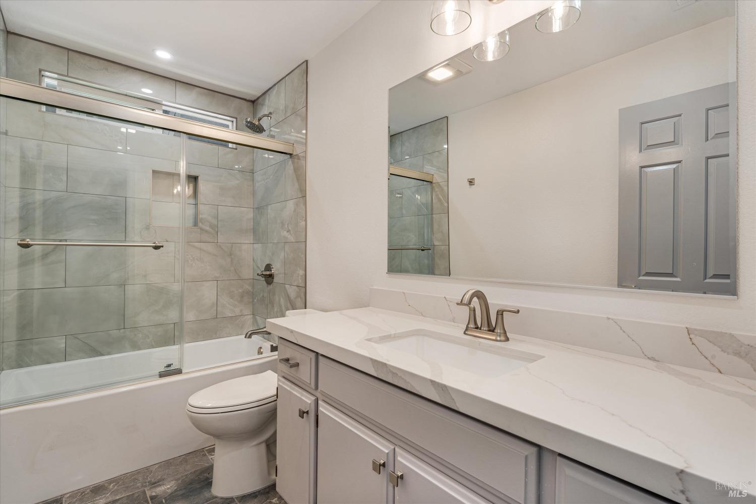 2418 Quail Hollow Dr