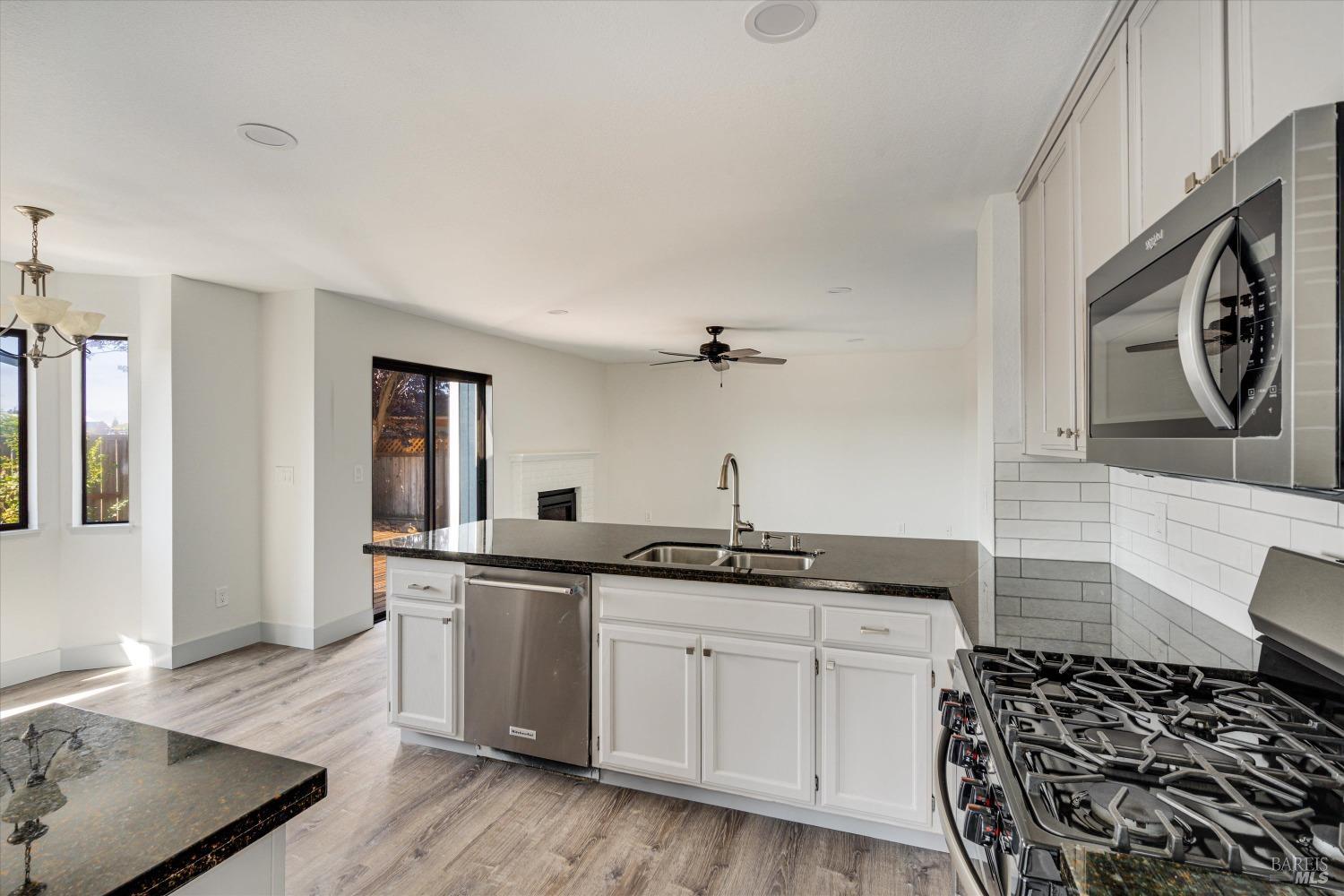 2418 Quail Hollow Dr