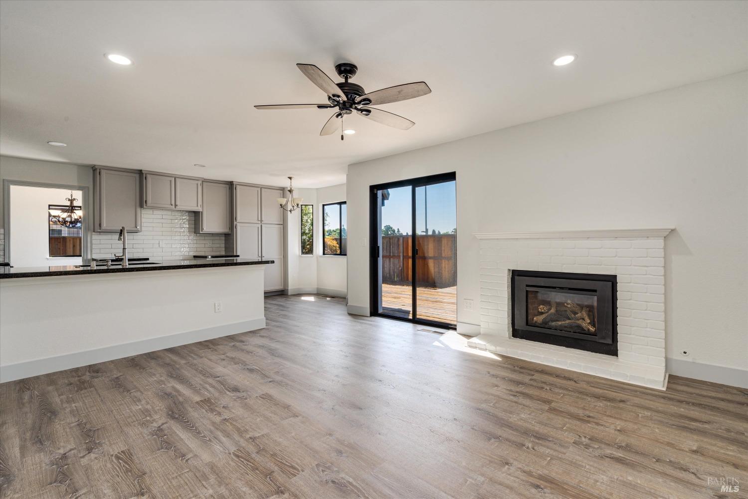 2418 Quail Hollow Dr