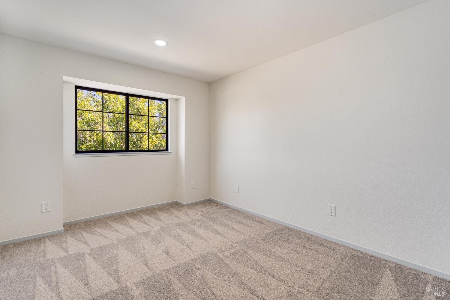 2418 Quail Hollow Dr