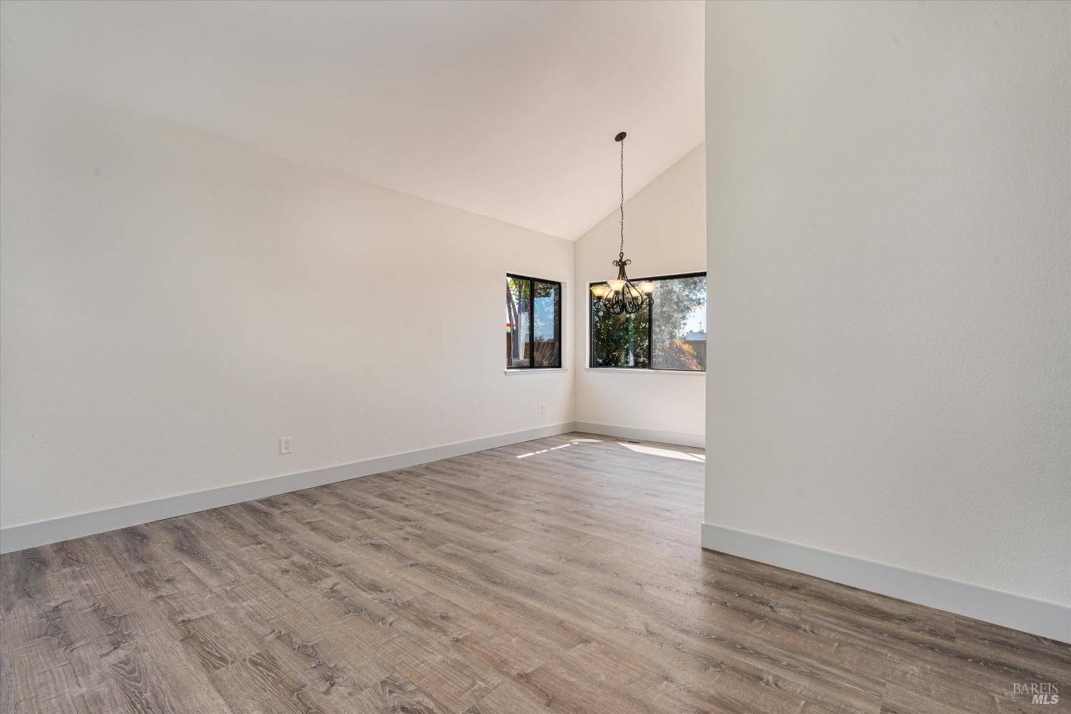 2418 Quail Hollow Dr