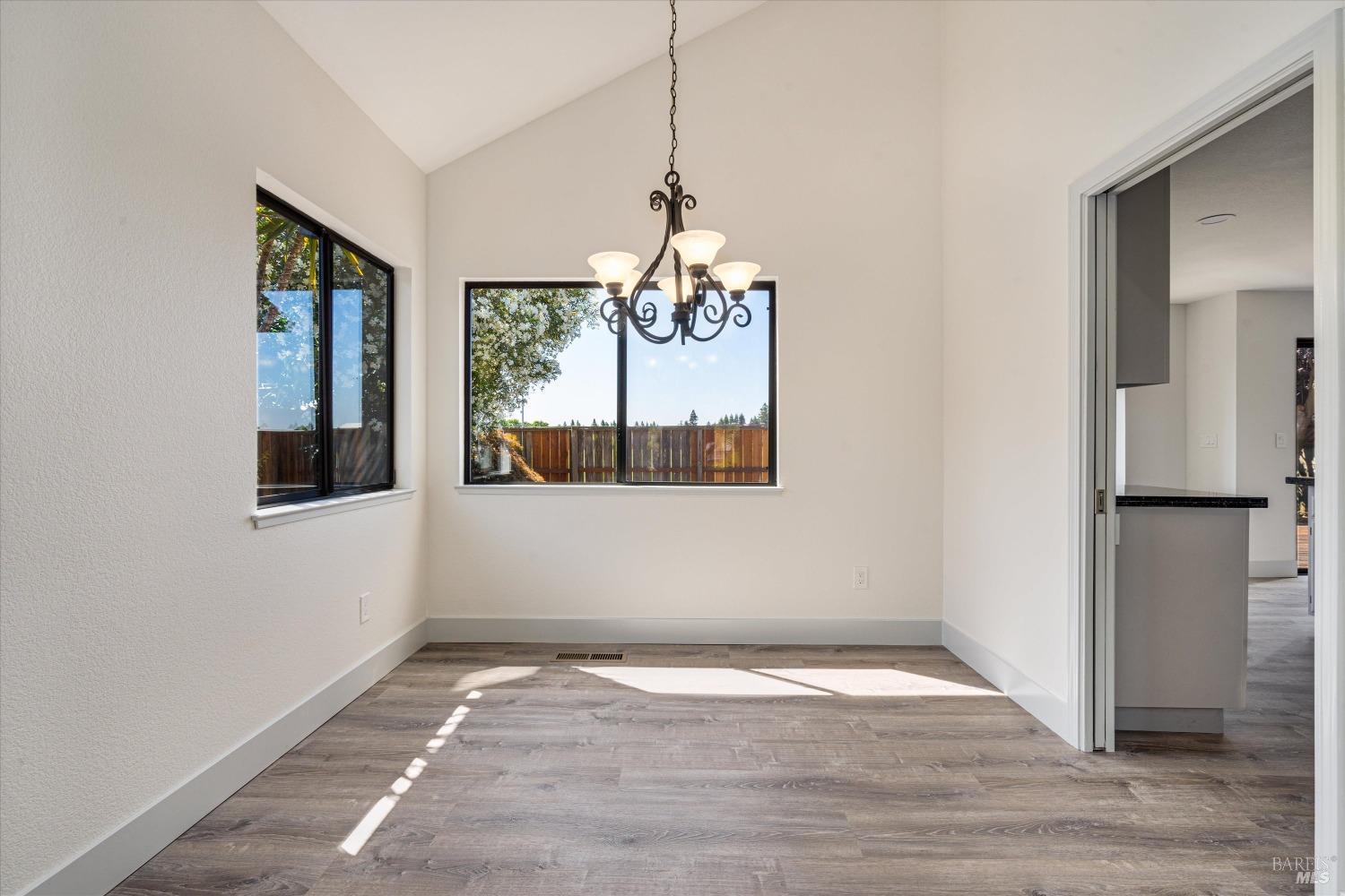 2418 Quail Hollow Dr