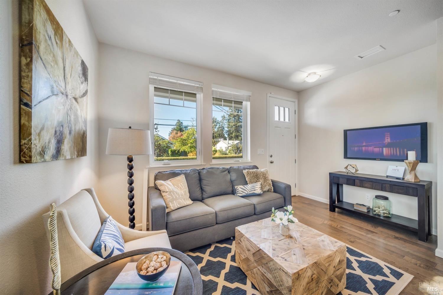 1988 Las Ventanas Dr