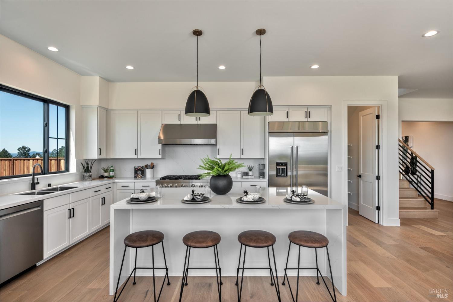 3806 Horizon View Way