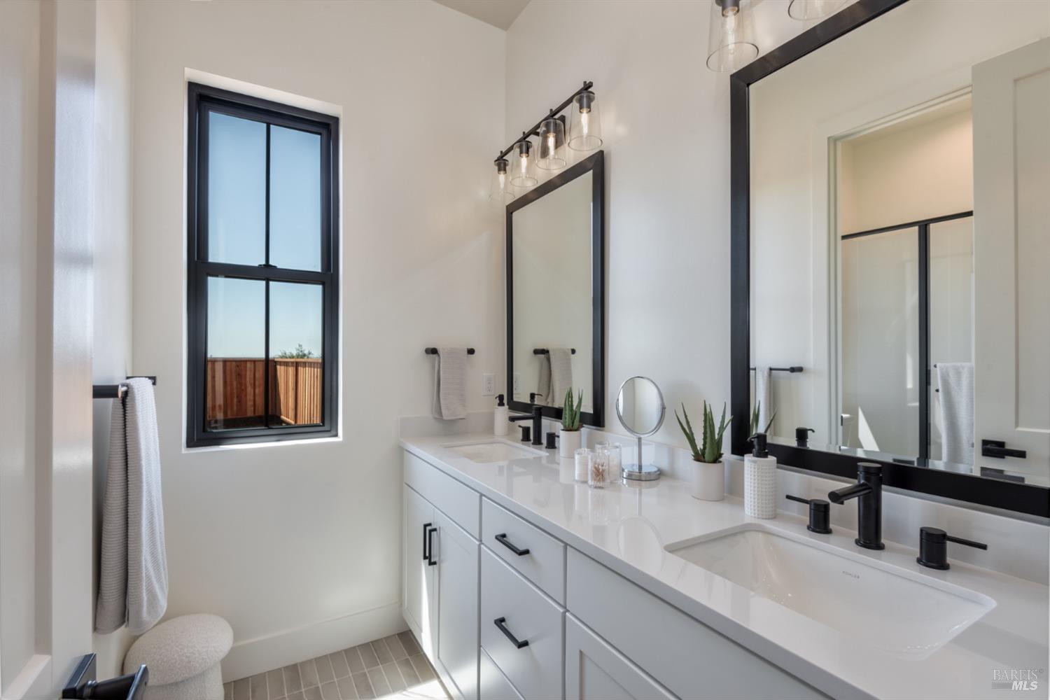 3806 Horizon View Way