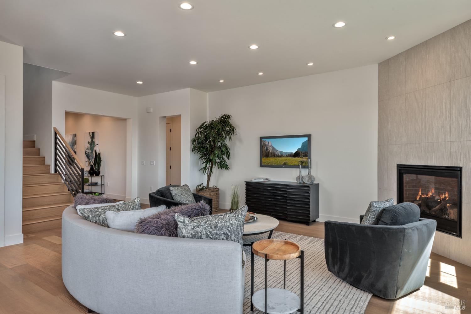 3806 Horizon View Way