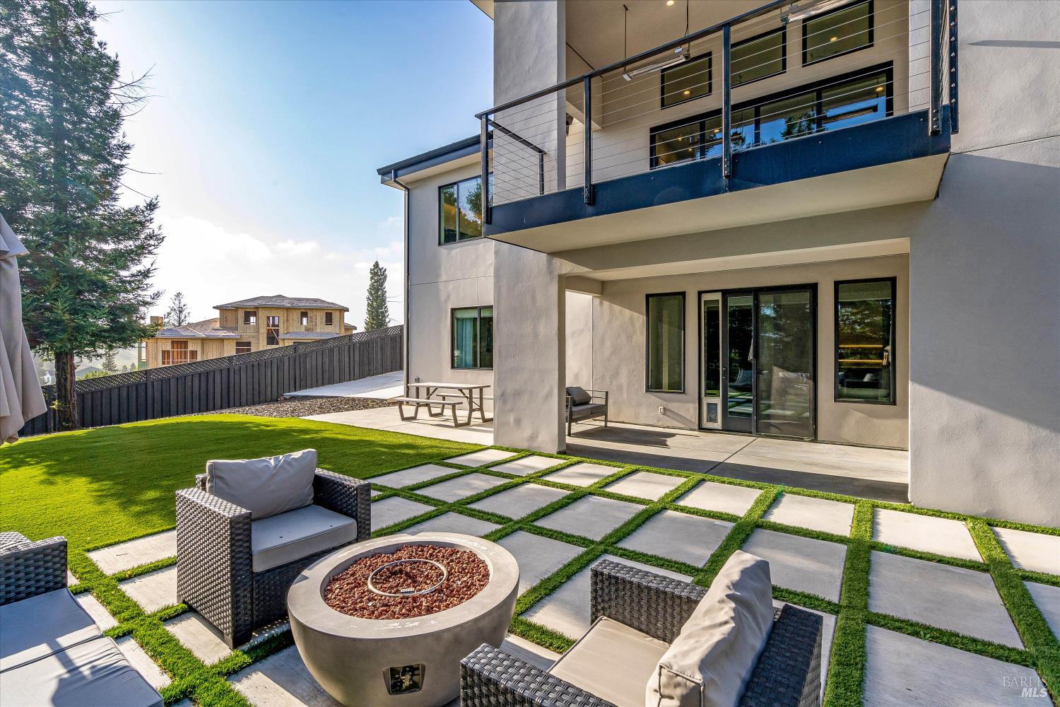 1994 W Bristlecone Ct