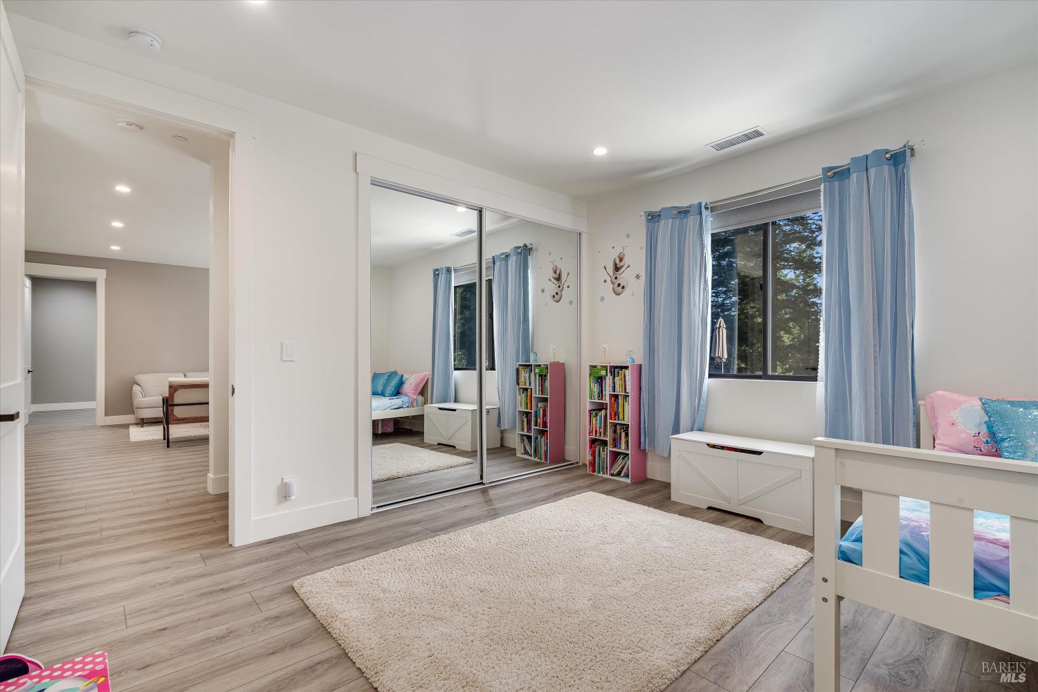 1994 W Bristlecone Ct