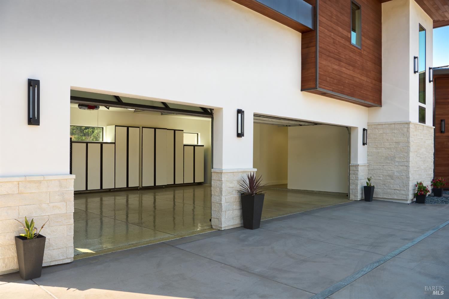 3972 Shelter Glen Way