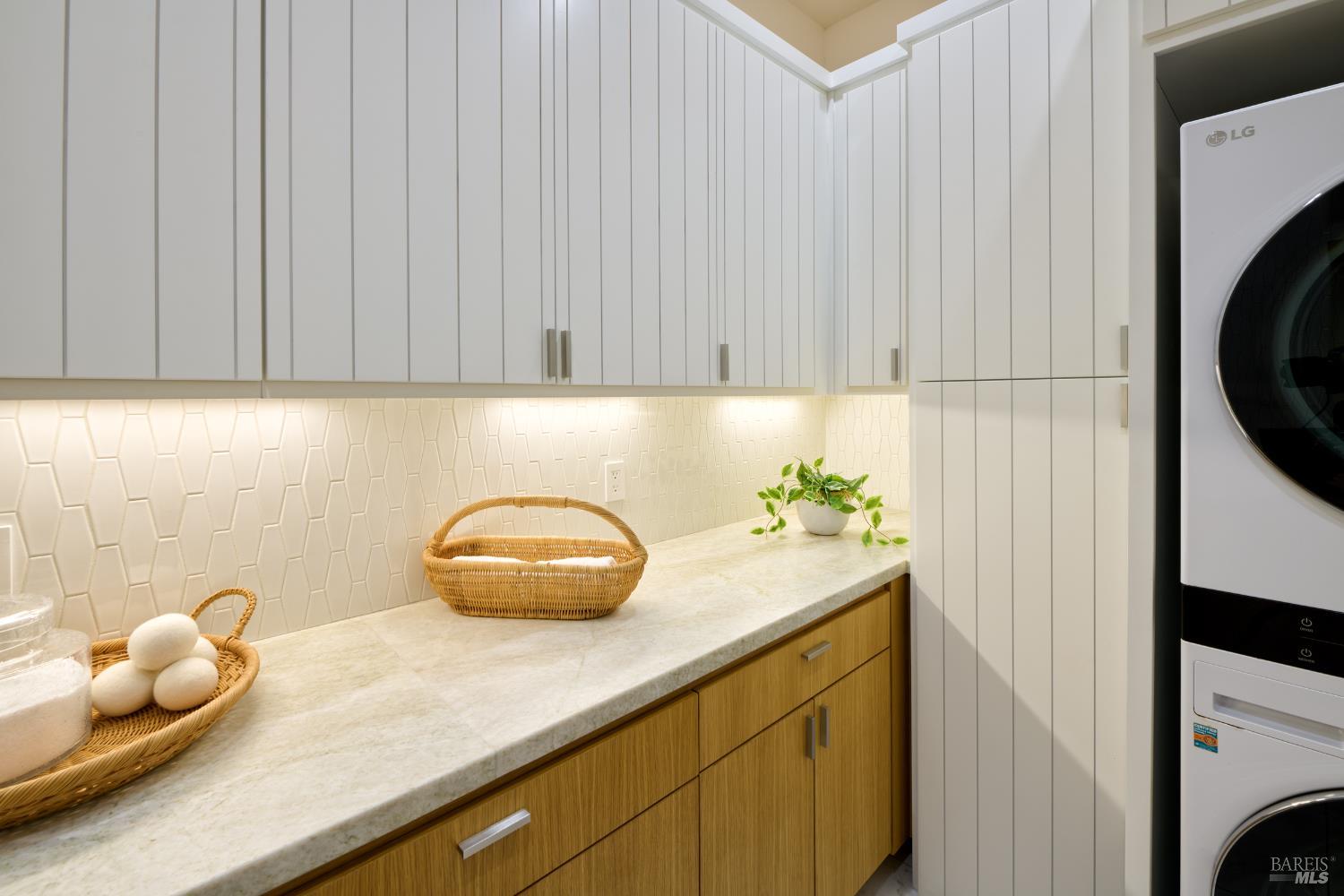 3972 Shelter Glen Way