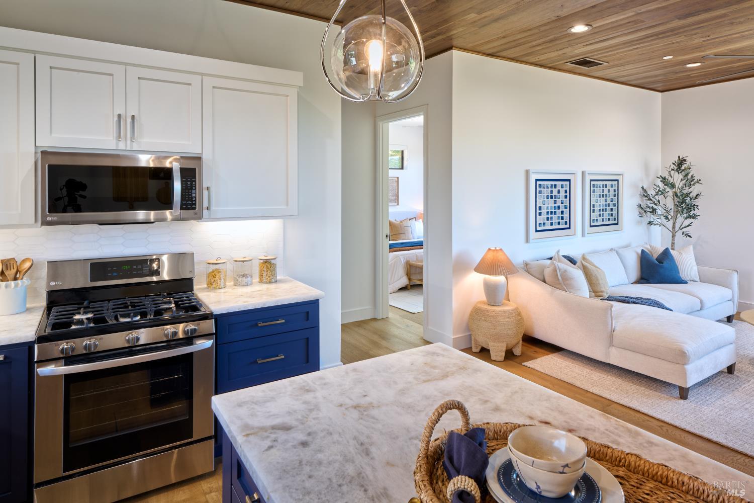 3972 Shelter Glen Way