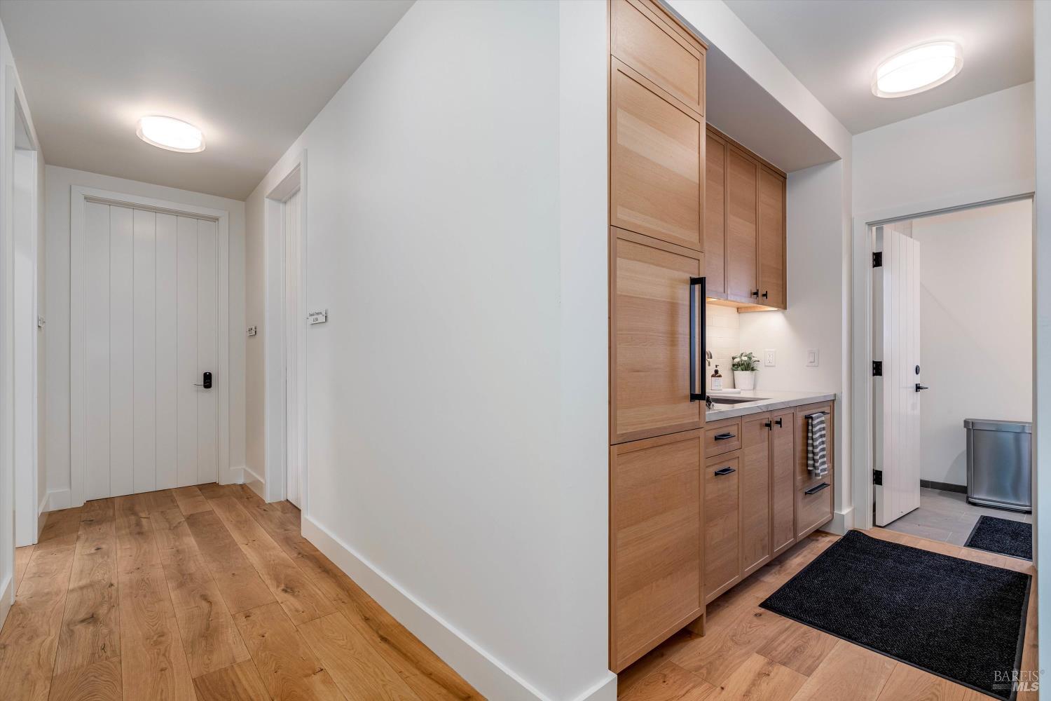 190 W Napa St