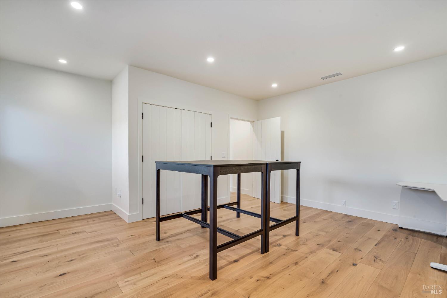 190 W Napa St