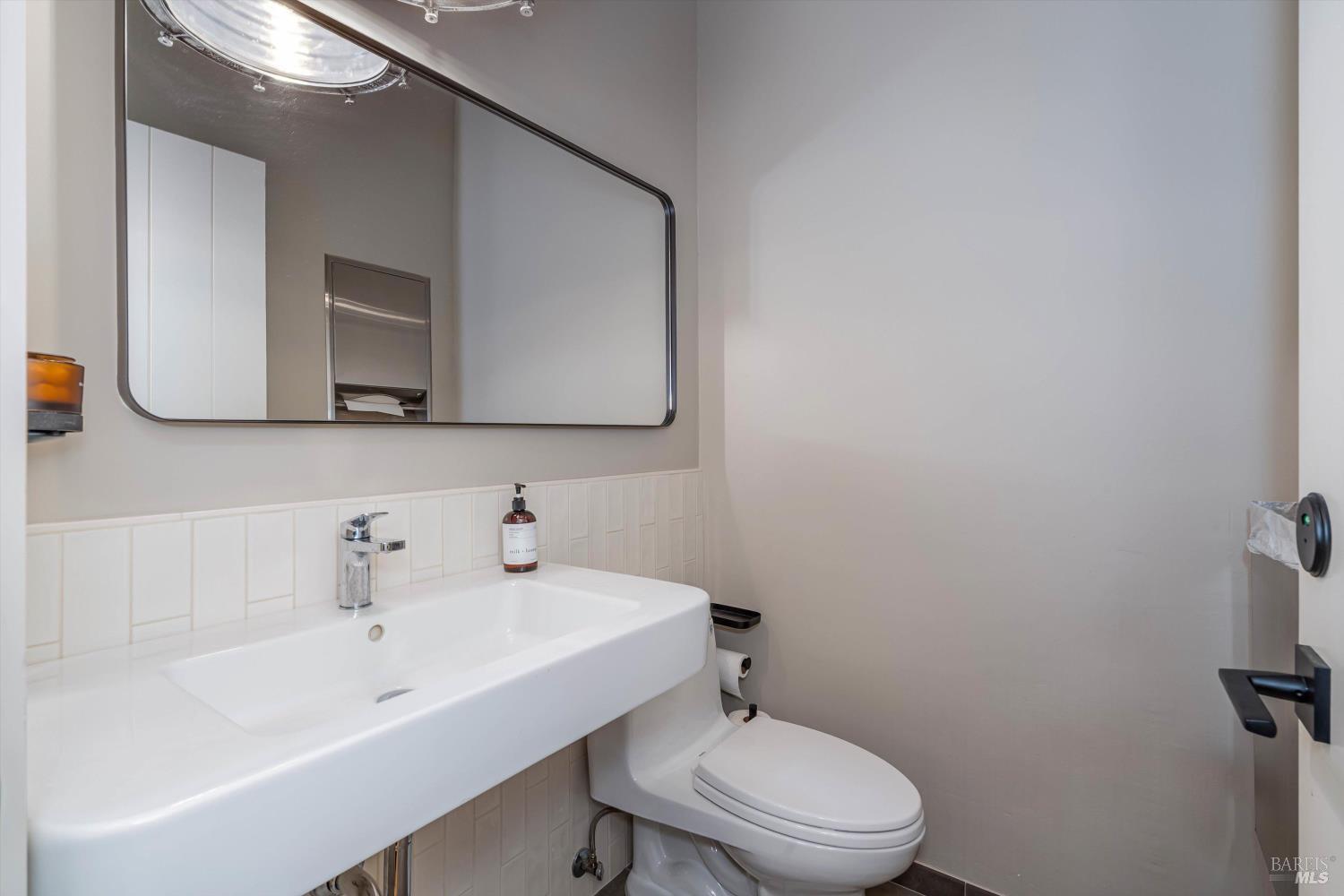190 W Napa St