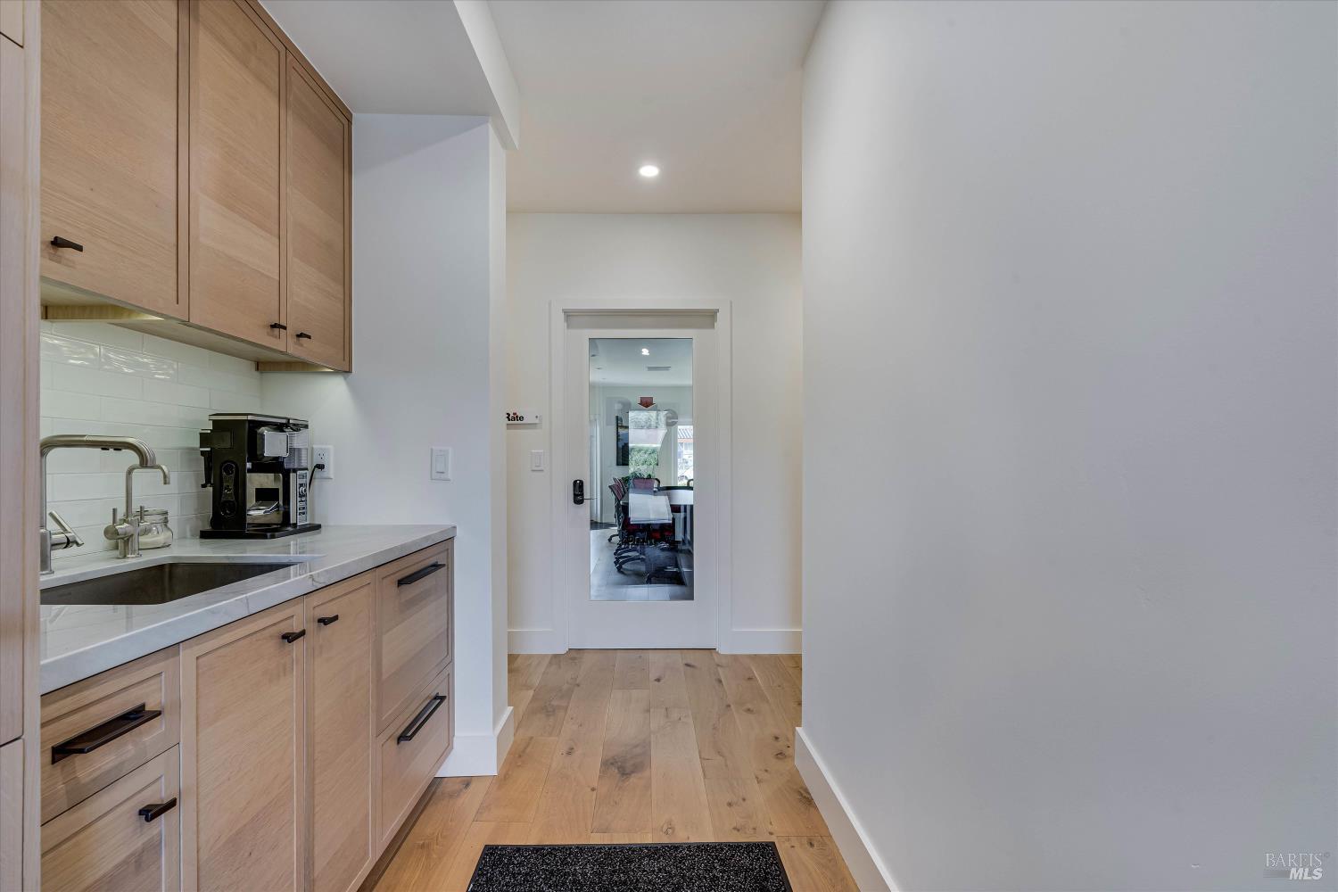 190 W Napa St