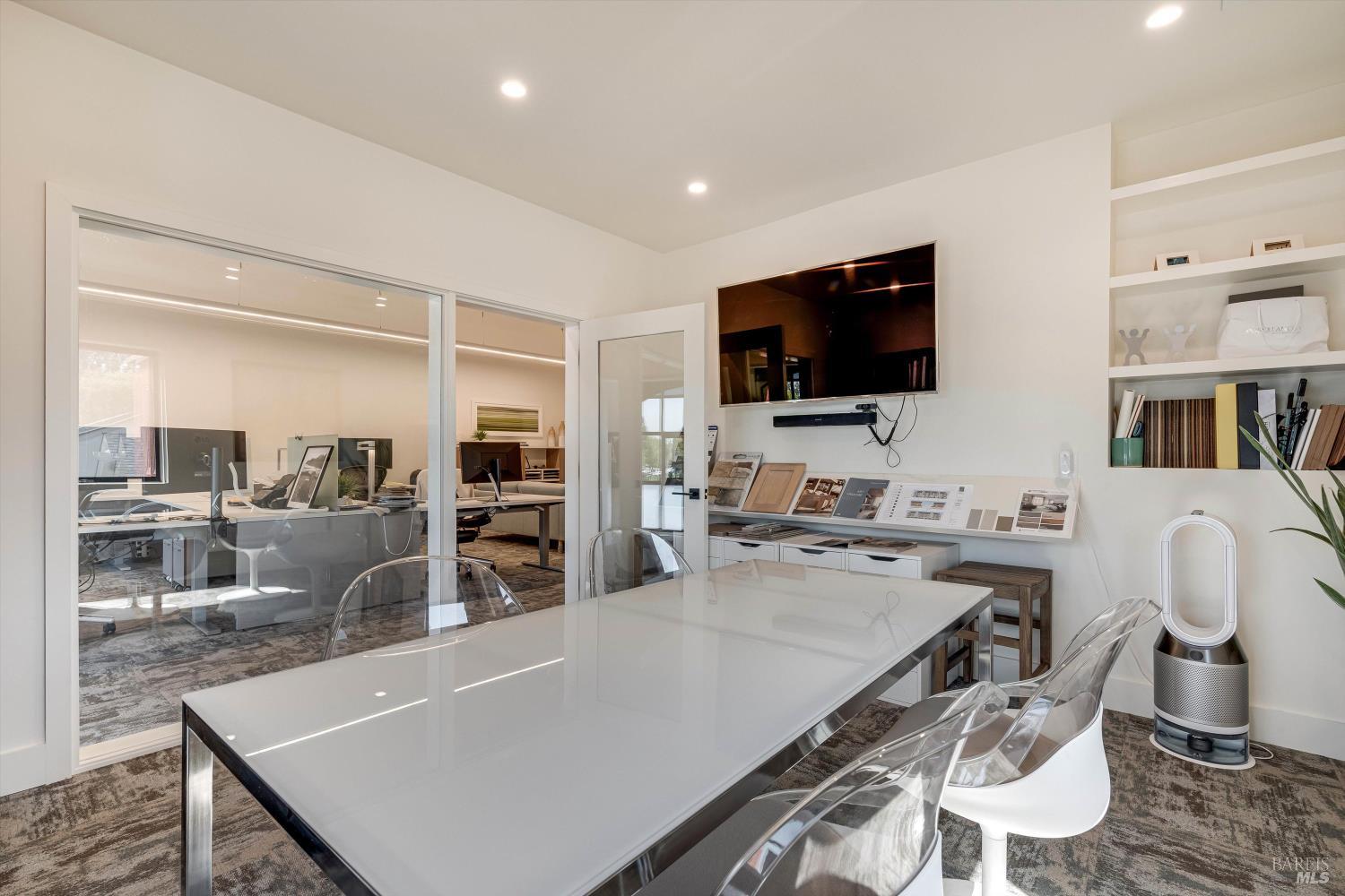 190 W Napa St