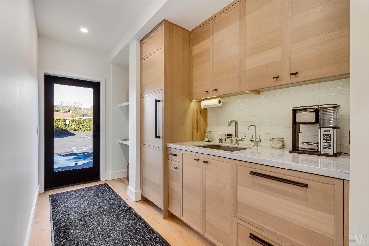 190 W Napa St