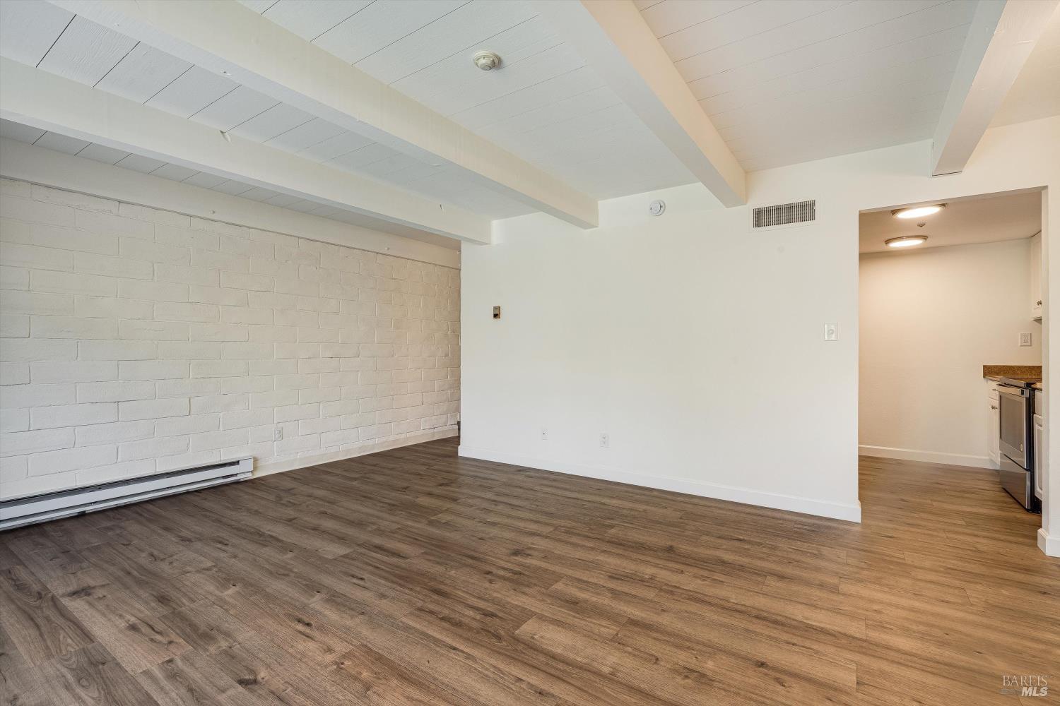 21 Avram Ave