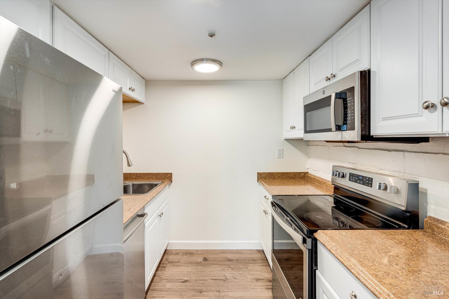 21 Avram Ave