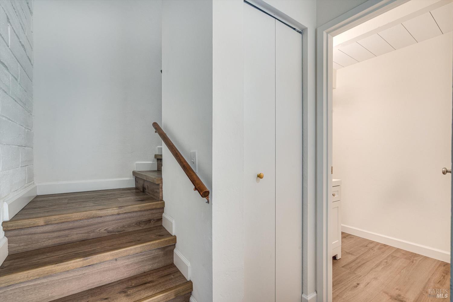 21 Avram Ave