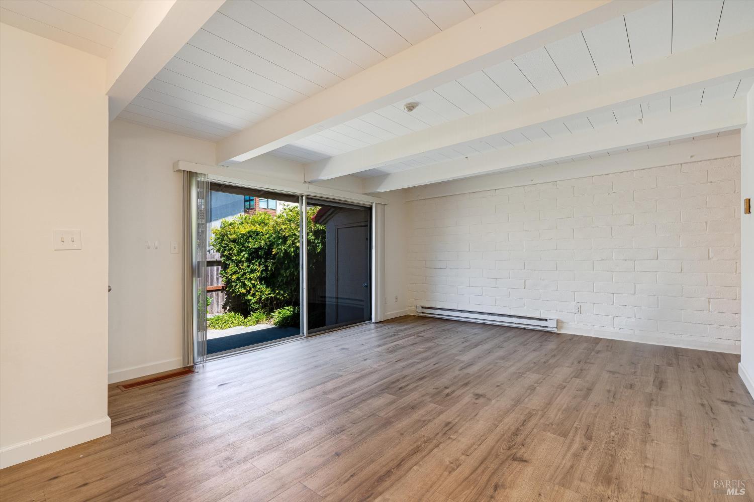 21 Avram Ave