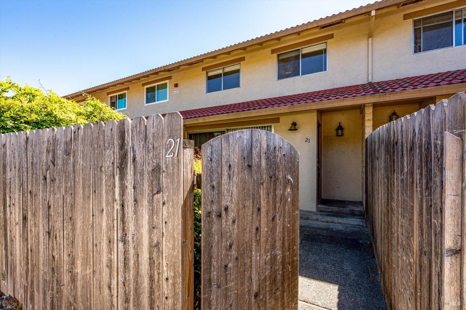21 Avram Ave
