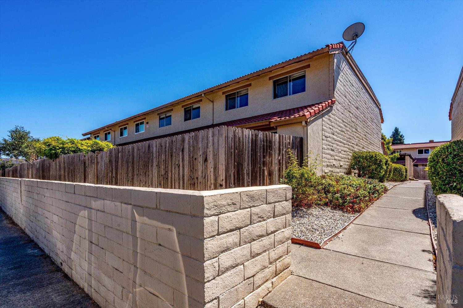 21 Avram Ave