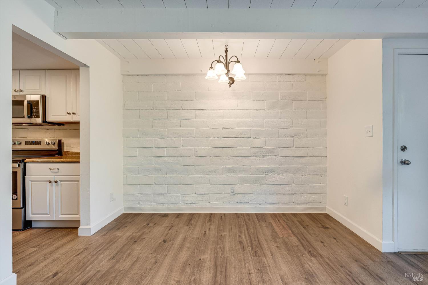 21 Avram Ave