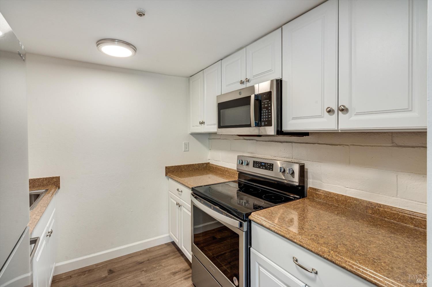 21 Avram Ave