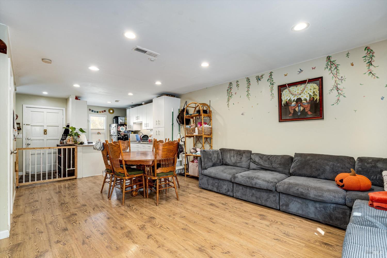 133 W Agua Caliente Rd